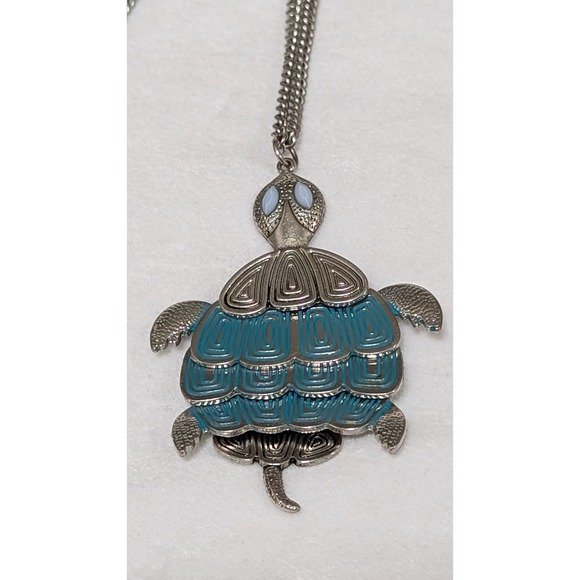 Turquoise Blues and Silver Turtle pendant necklace and Chandelier Earrings - Picture 2 of 5